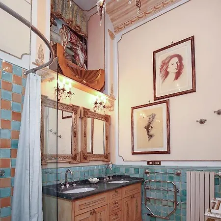 Flora House Frühstückspension Salerno