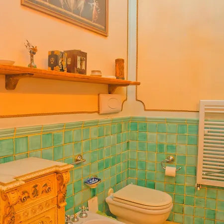 Flora House ベッド・アンド・ブレックファスト サレルノ