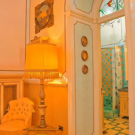 ベッド・アンド・ブレックファスト Flora House サレルノ