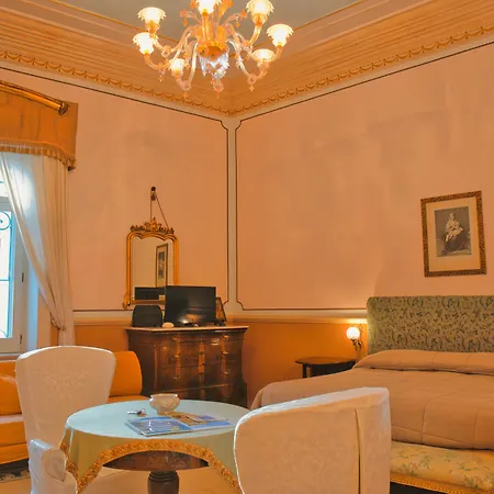Flora House B&B