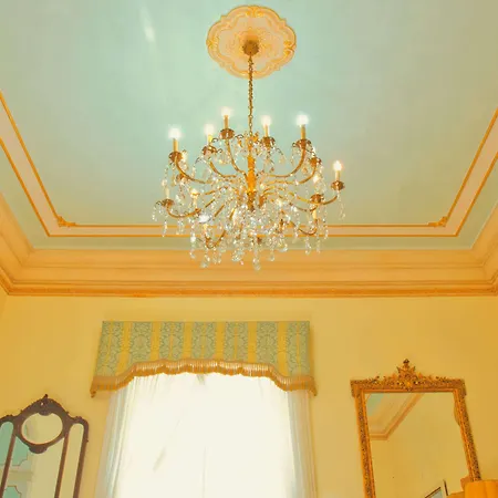 Flora House サレルノ