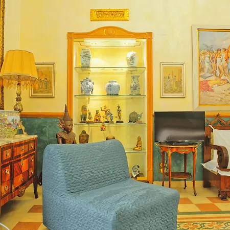 Flora House B&B 4*