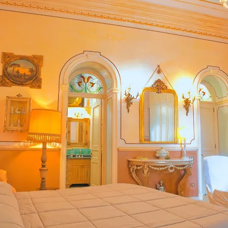 Flora House Salerno