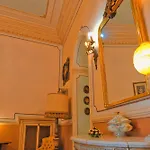 Bed & Breakfast Flora House