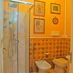 Bed & Breakfast Flora House