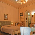 Flora House Bed & Breakfast 4*