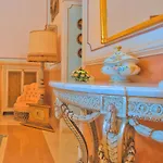 Flora House Bed & Breakfast
