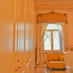 Bed & Breakfast Flora House