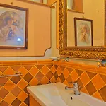 Bed & Breakfast Flora House 4*