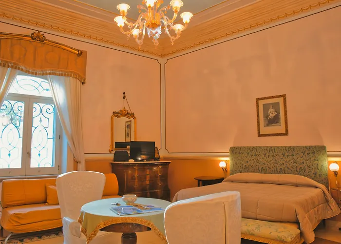 Flora House Bed and breakfast